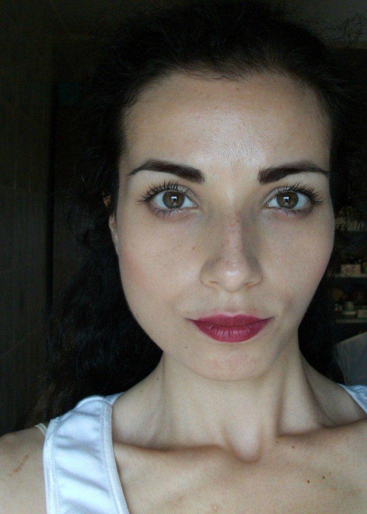 Valentina-Chirico-spray-fissante-makeup-Avon