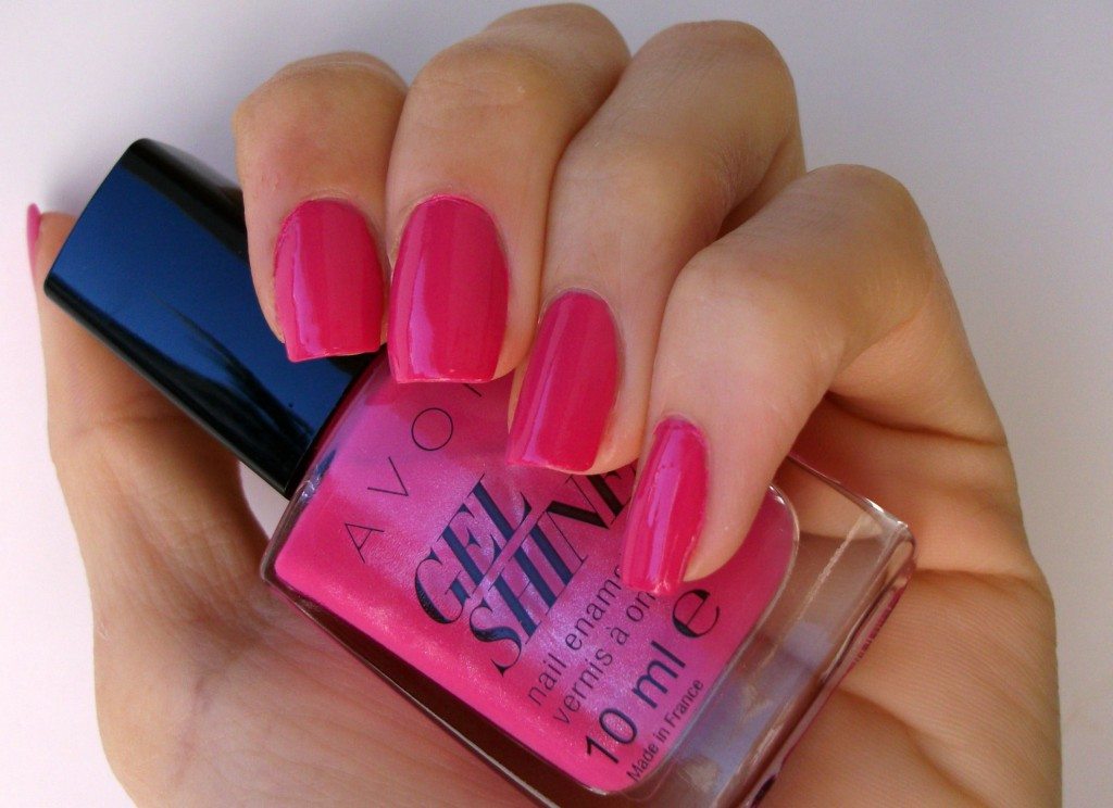 Avon GEL SHINE Parfait Pink, smalto effetto gel - review e swatch a cura di Valentina Chirico