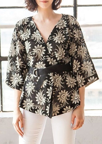 Kimono floreali, nero e oro per uno stile elegante