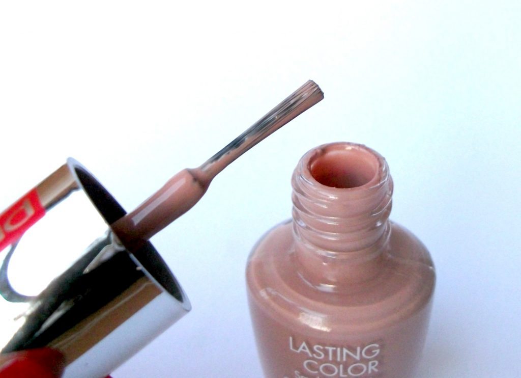 Pupa Lasting Color Smalto Brillante 223 Pale Pink. Packaging e pennello applicatore