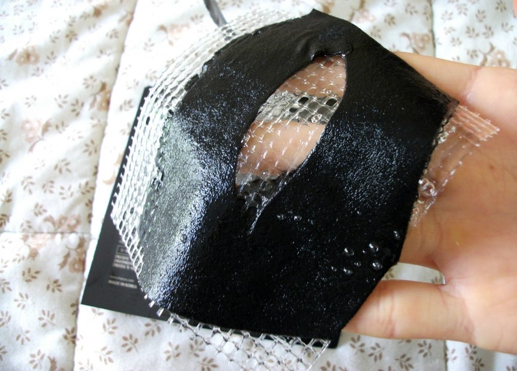 Mediheal - Black Eye Anti-wrinkle Mask, maschera in tessuto anti-età con collagene e acido ialuronico. Dettaglio della maschera e review