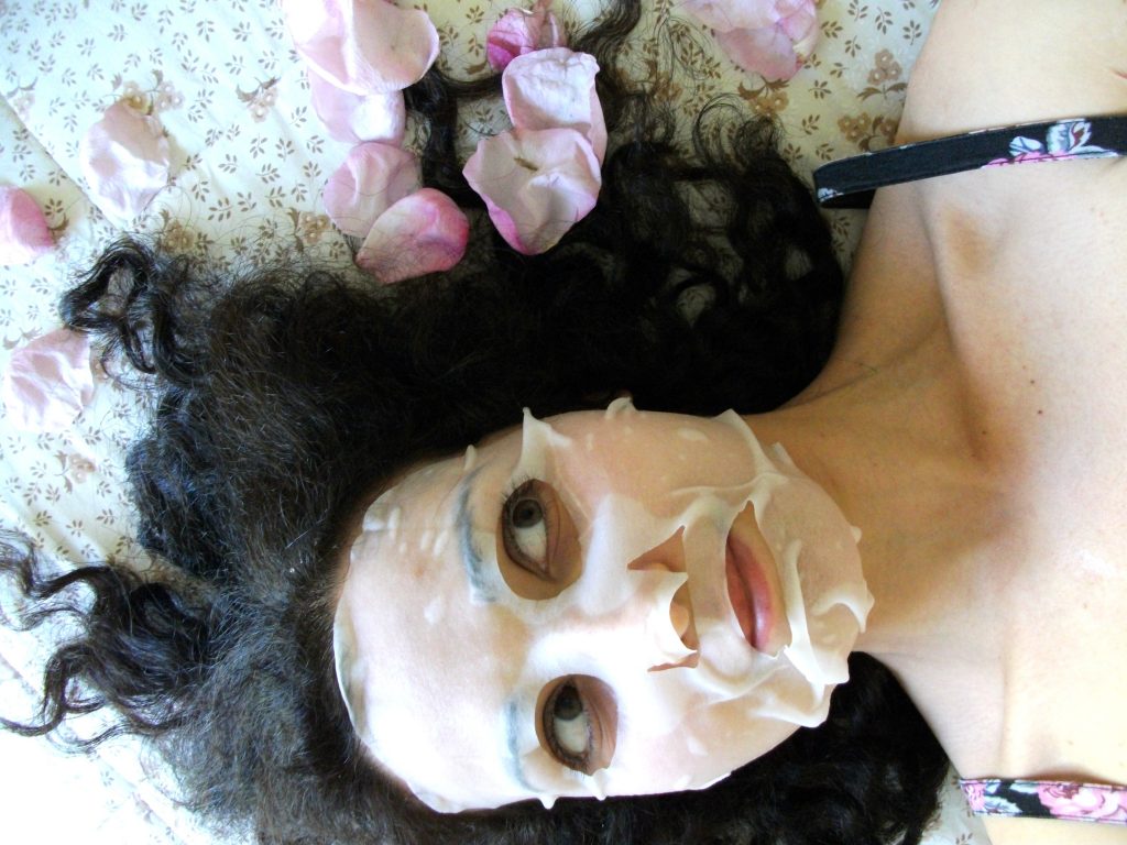 Valentina-Chirico-s-review-it's-skin-the-fresh-sheet-mask-rose-Korean-skincare-review-My-Beauty-Routine