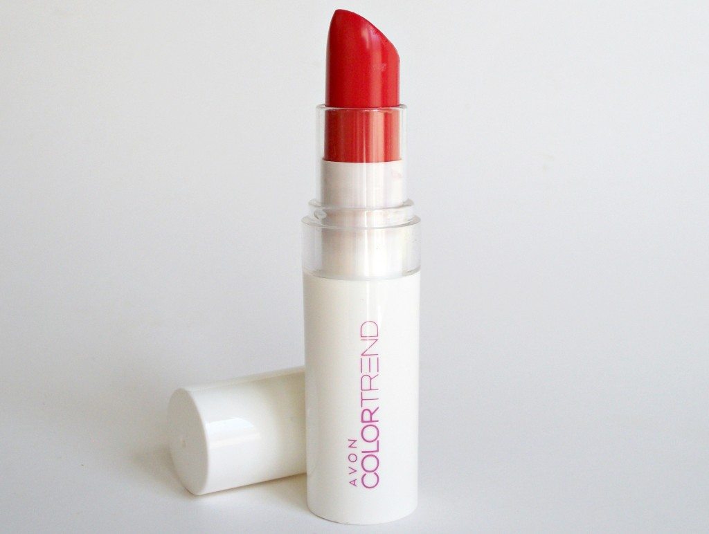 Avon-Color-Trend-Kiss-N-Go-lipstick-rossetto-PoppyLove2