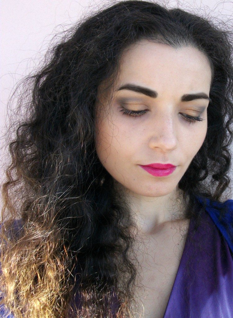 Make-up con ombretto dorato e labbra fucsia con Touch in Sol Technicolor Lip&Cheek tint #03 Desire Fuchsia (Glamourflare)