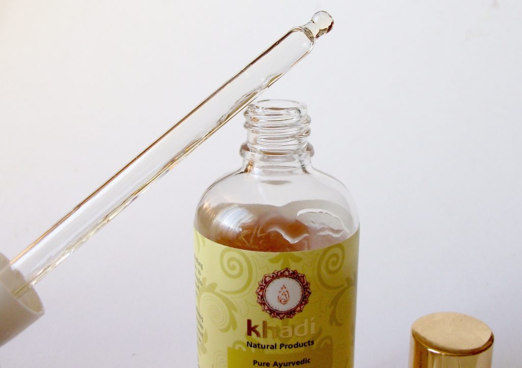 Khadì-vitalising-hair-oil-olio-rivitalizzante-capelli-ayurvedico-naturale-review-dettaglio-applicatore
