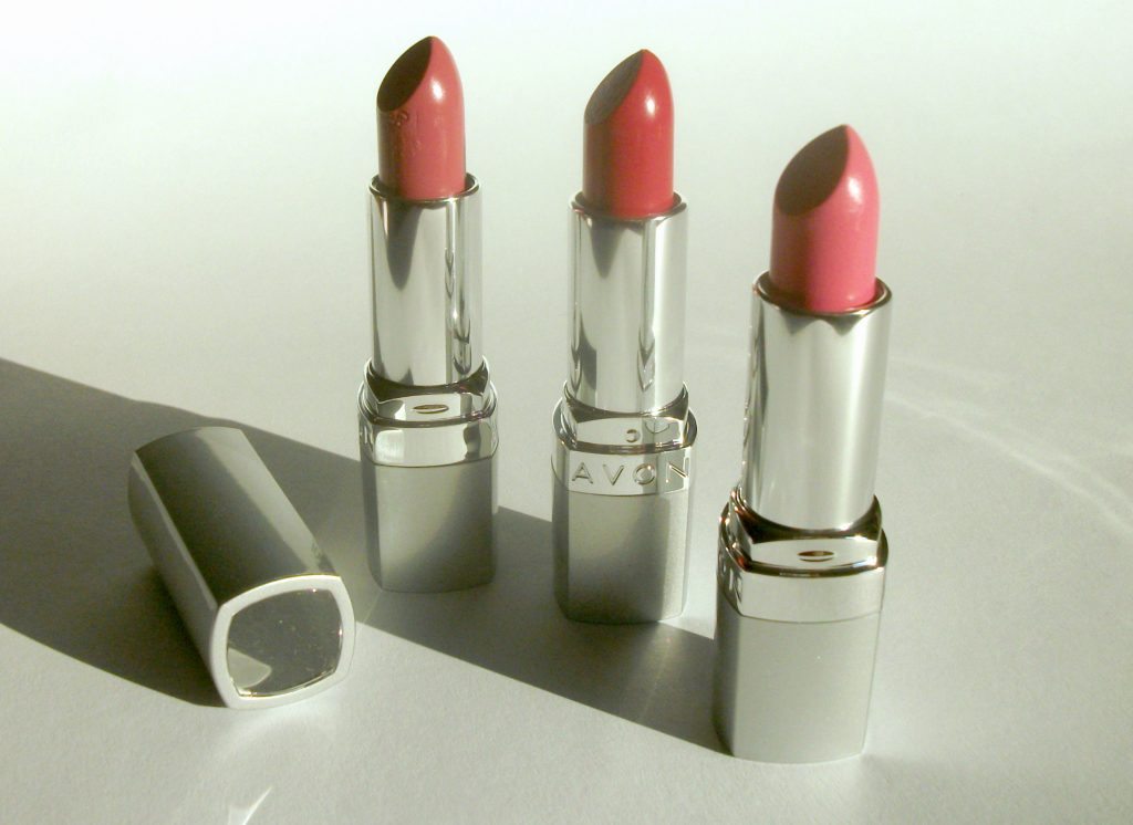 avon-rossetto-volume-3D-lipstick-power-trip-pucker-up-uptown-pink-packaging