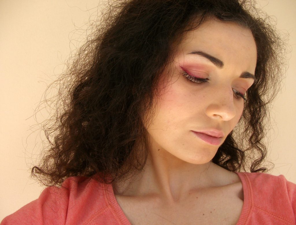 red-simple-winged-eyeliner-modern-geisha-with-Finewine-Marc-Jacobs-Beauty-Highliner-Matte-gel-eye-crayon